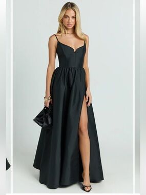 NWT Showpo Black V-Neck Spaghetti Strap Maxi Dress